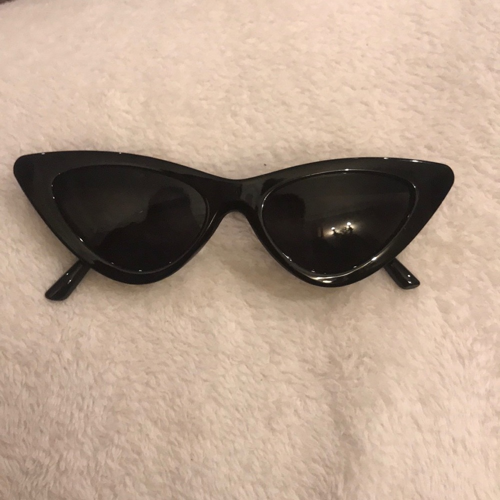 Zoe Karssen cat eye sunnies